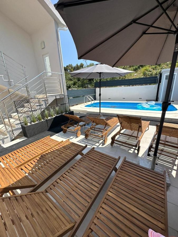 Villa Milena-With A Pool تروغير المظهر الخارجي الصورة