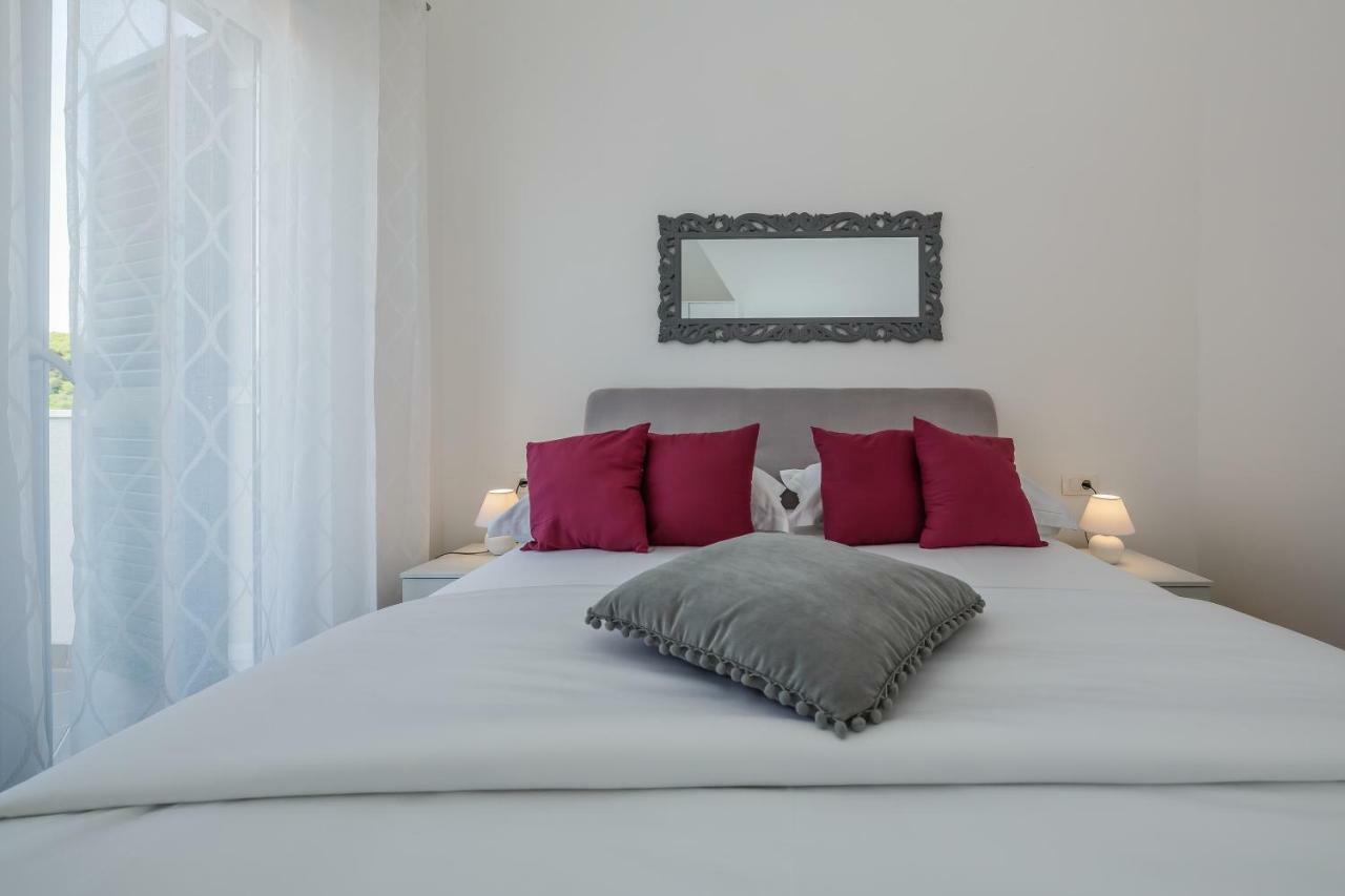 Villa Milena-With A Pool تروغير المظهر الخارجي الصورة